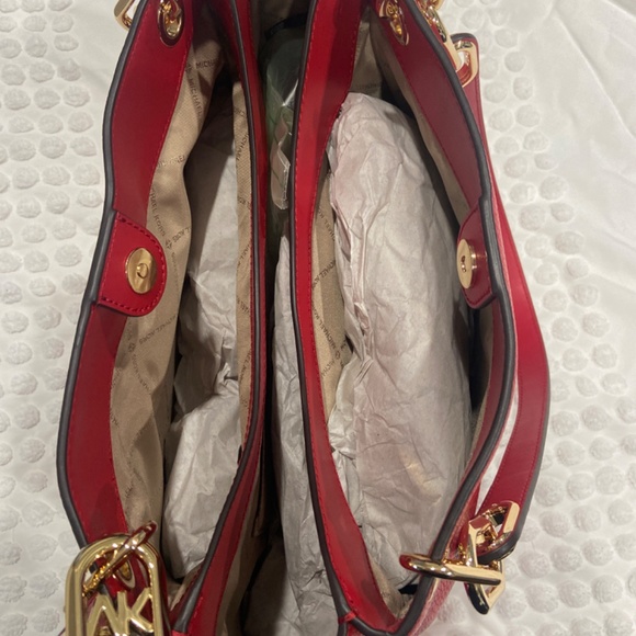 Michael Kors Purse - Picture 4 of 7